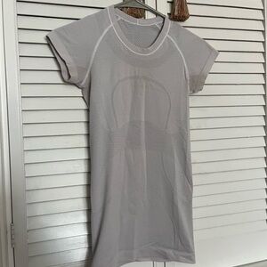 Off White Short Sleeve Lululemon Shirt Small